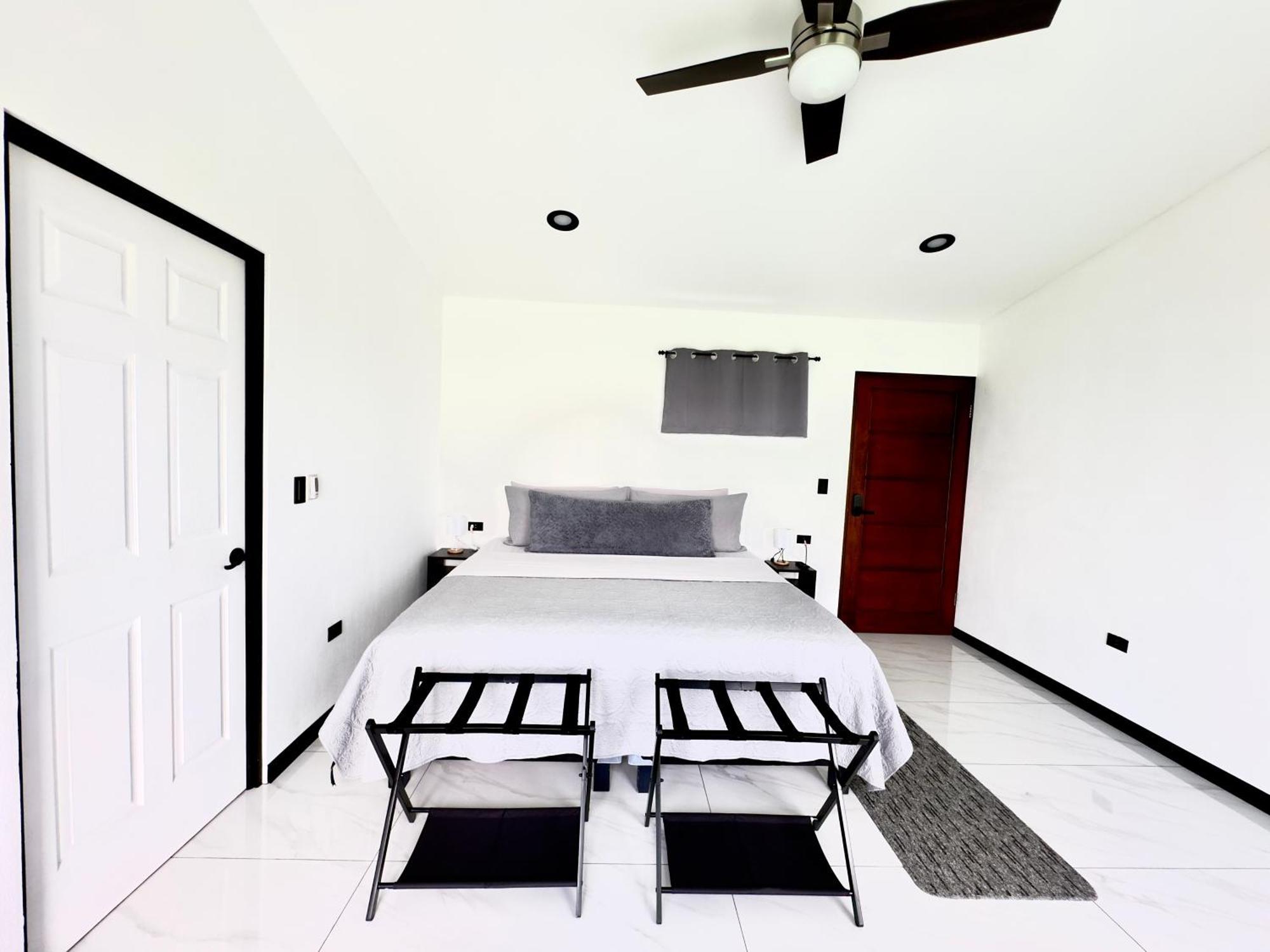 Black & White Apartments Monteverde ภายนอก รูปภาพ