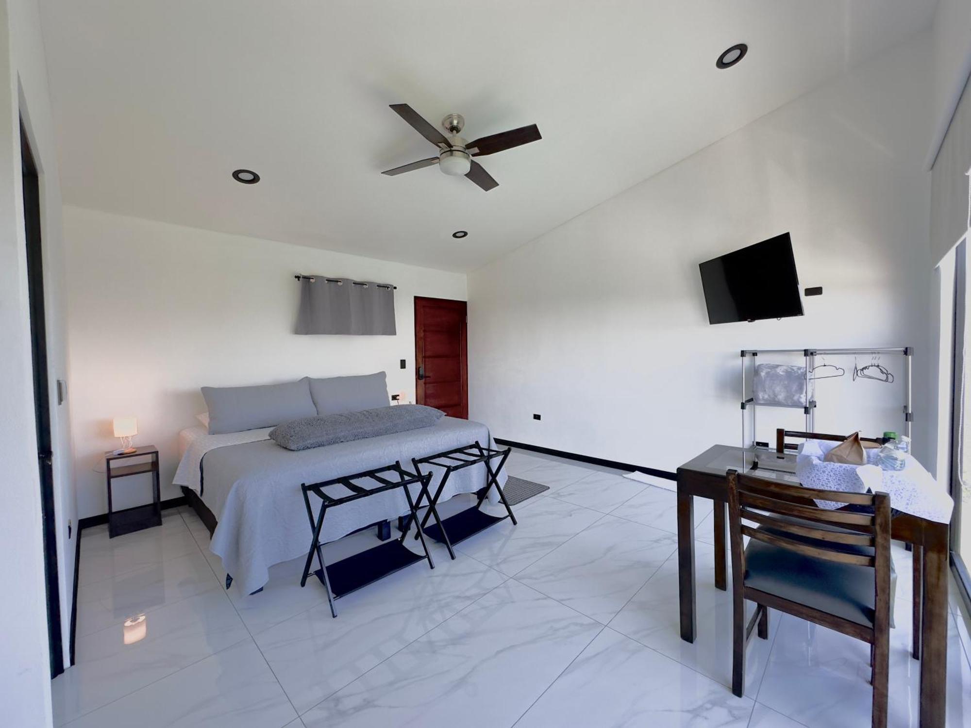 Black & White Apartments Monteverde ภายนอก รูปภาพ
